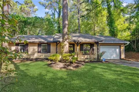745 Waterview Dr, Riverdale, GA 30274
