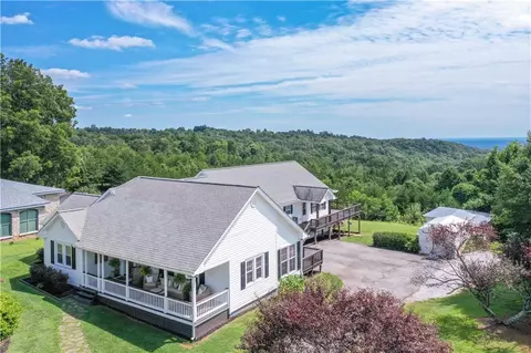 302 S Main St, Cornelia, GA 30531