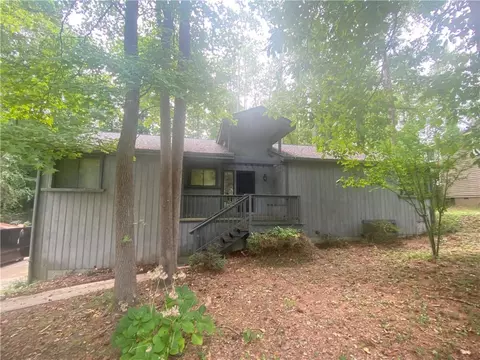 6839 Springwood Dr, Douglasville, GA 30135