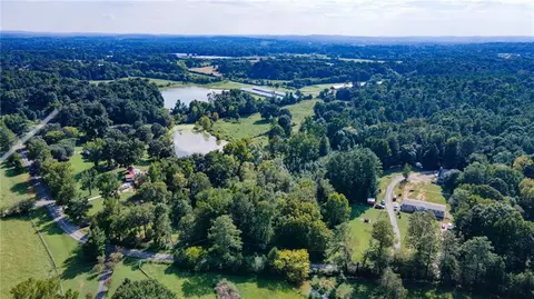 851 Mcentyre Loop SE, Calhoun, GA 30701 photo 4