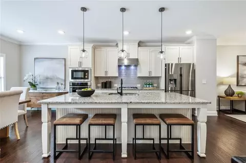 5125 Chesterfield Ln, Dunwoody, GA 30338