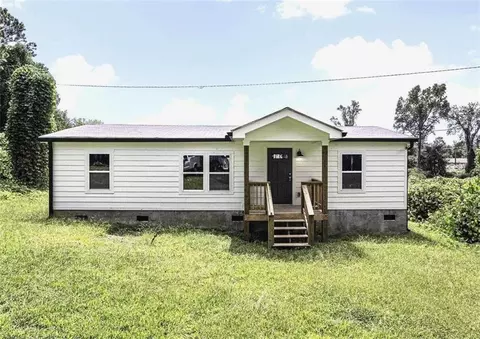 314 Pine Cir, Bowdon, GA 30108