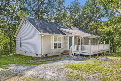 7306 Lucky Ln SE, Acworth, GA 30102