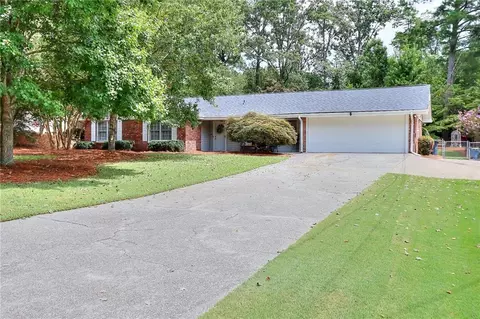 2536 Pamela Dr, Snellville, GA 30078