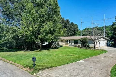 2150 Surrey Trl SE, Conyers, GA 30013
