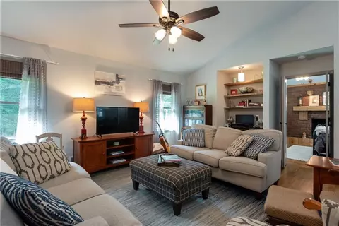 516 Clearview Dr, Monroe, GA 30655 photo 2