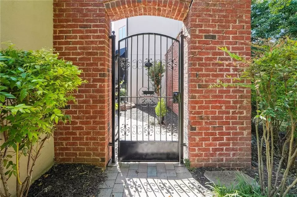  1264 Park Vista Dr NE, Atlanta, GA 30319 photo 5