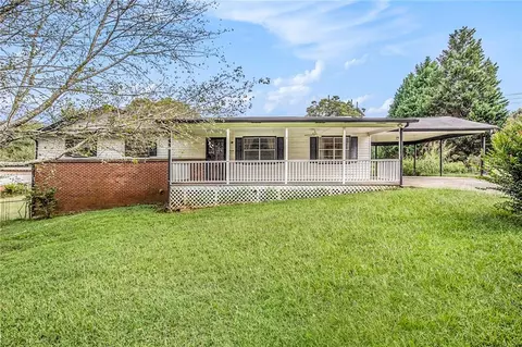 3864 S Ridge Dr, Lithia Springs, GA 30122