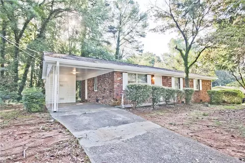 396 Derbyshire Dr, Stone Mountain, GA 30088