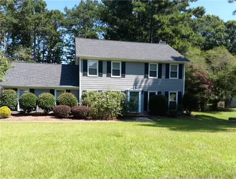 2721 Hadrian Dr, Snellville, GA 30078