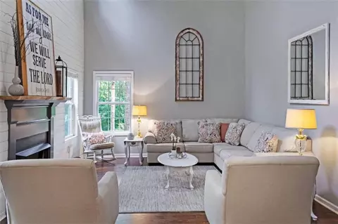 115 Towne Lake Dr, Calhoun, GA 30701