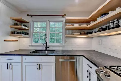 1765 Georgian Ter, Atlanta, GA 30341 photo 14