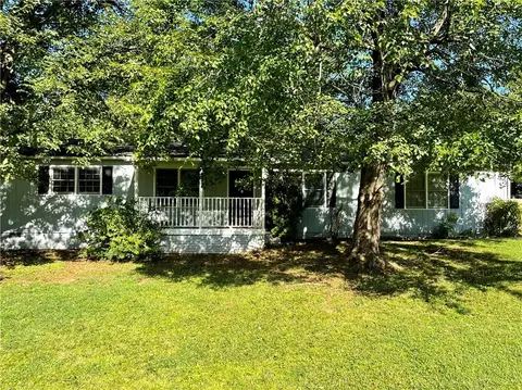 401 Waterfront Ct, Woodstock, GA 30188