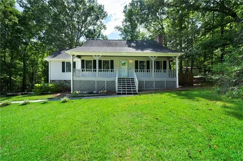 55 Acorn Ct, Villa Rica, GA 30180