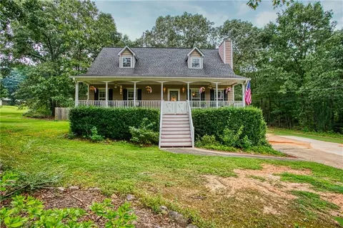 5622 Twin Oak Dr, Douglasville, GA 30135