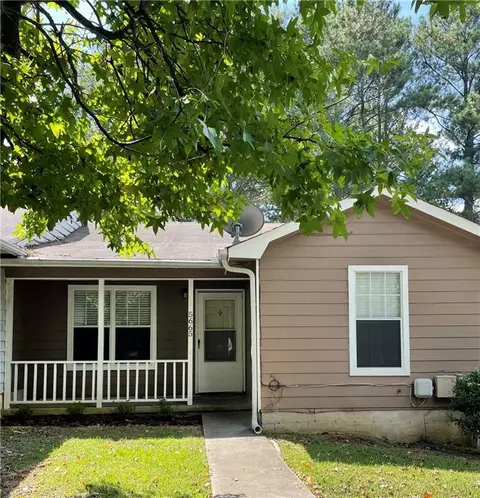 5665 Waterford Ct, Lake City, GA 30260