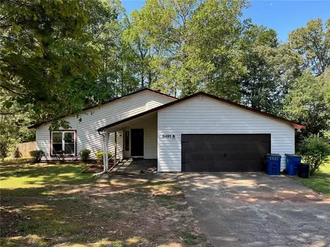 8495 Plumtree Dr, Riverdale, GA 30274