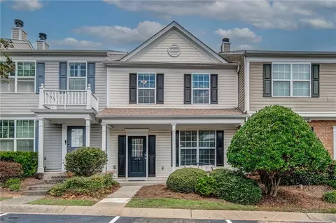 1075 Prestwyck Ct, Alpharetta, GA 30004