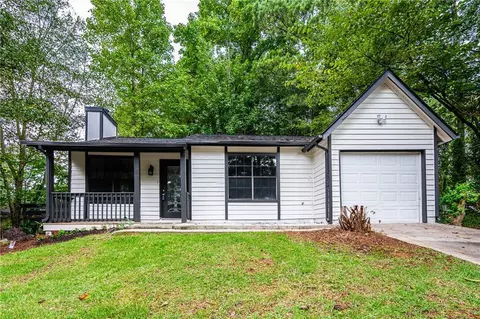 534 Harvard Dr NW, Lilburn, GA 30047