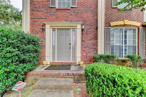 2140 Fairway View Ln, Duluth, GA 30096 photo 2
