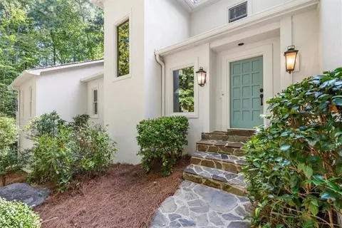 1525 Huntingford Dr, Marietta, GA 30068