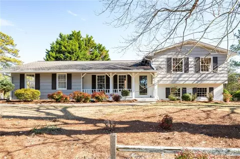 2700 Fernvalley Rd, Marietta, GA 30066