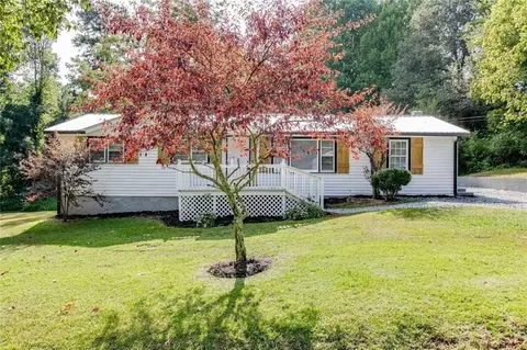 191 E Pine St E, Cornelia, GA 30531