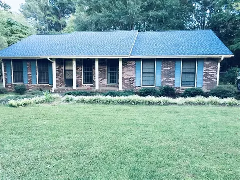 3920 Grove Trl, Loganville, GA 30052