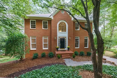 2225 Azalea Dr, Roswell, GA 30075