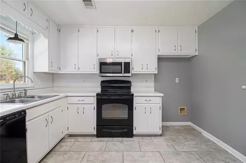130 Laurel Way, Covington, GA 30016 photo 7