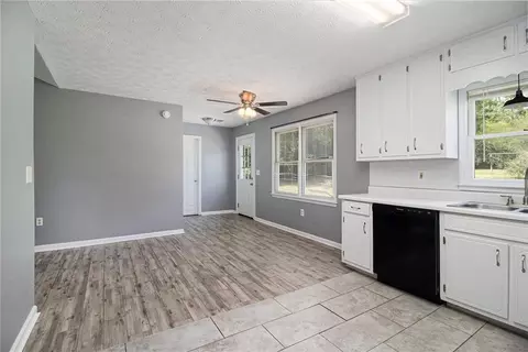 130 Laurel Way, Covington, GA 30016 photo 9