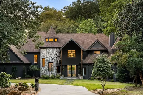 5285 N Powers Ferry Rd, Sandy Springs, GA 30327