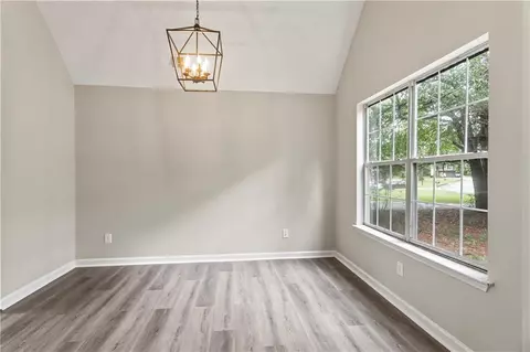 312 Barr Cir, Rex, GA 30273 photo 5