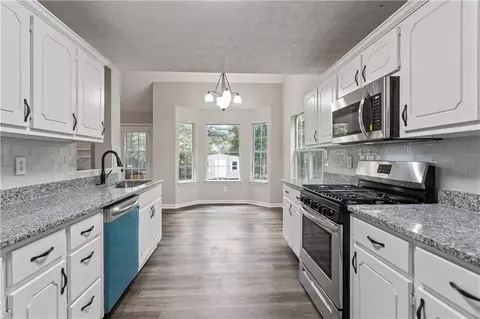 312 Barr Cir, Rex, GA 30273 photo 8
