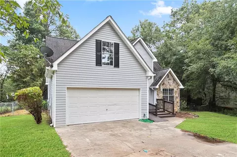 312 Barr Cir, Rex, GA 30273 photo 2