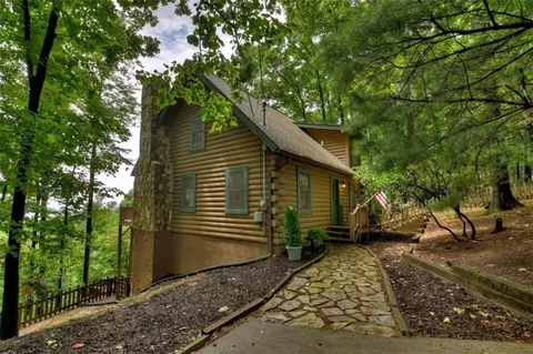 424 Walnut Rdg, Ellijay, GA 30540