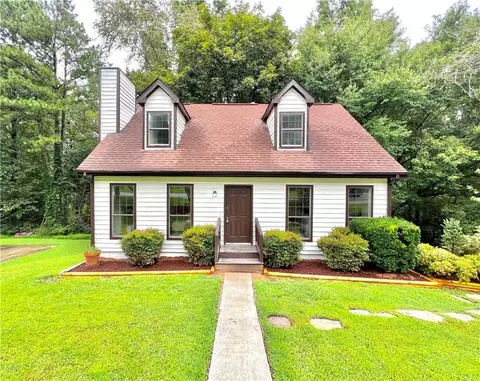 1317 Williamsburg Ln, Norcross, GA 30093