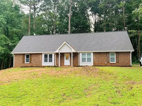 9240 Colony Dr NW, Covington, GA 30014