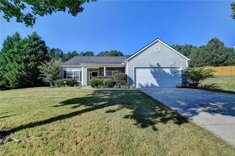 904 Milton Cir, Loganville, GA 30052
