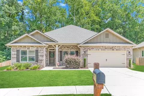 506 Brooks Village Dr, Pendergrass, GA 30567