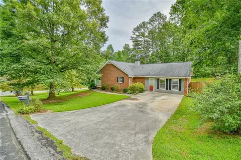 12 Leverette Dr, Toccoa, GA 30577