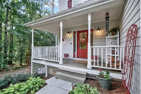2190 Emerald Dr, Loganville, GA 30052