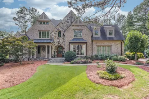 898 Middle Fork Trl, Suwanee, GA 30024