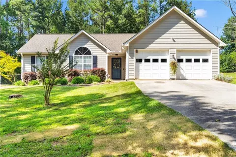 5200 Gum Creek Ct, Loganville, GA 30052