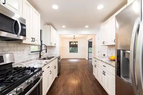 2494 Dodson Dr, East Point, GA 30344