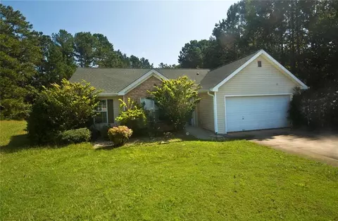 4726 Eagle Watch Dr, Flowery Branch, GA 30542