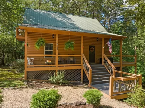 327 Howell Mill Dr, Sautee Nacoochee, GA 30571