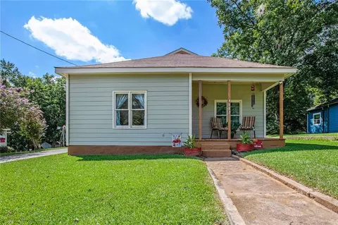 4882 White St, Sugar Hill, GA 30518