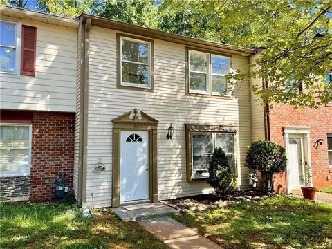 281 Roswell Commons Cir, Roswell, GA 30076