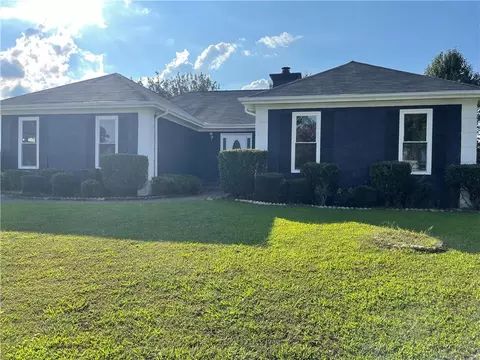 5721 Mountain Cres, Stone Mountain, GA 30087